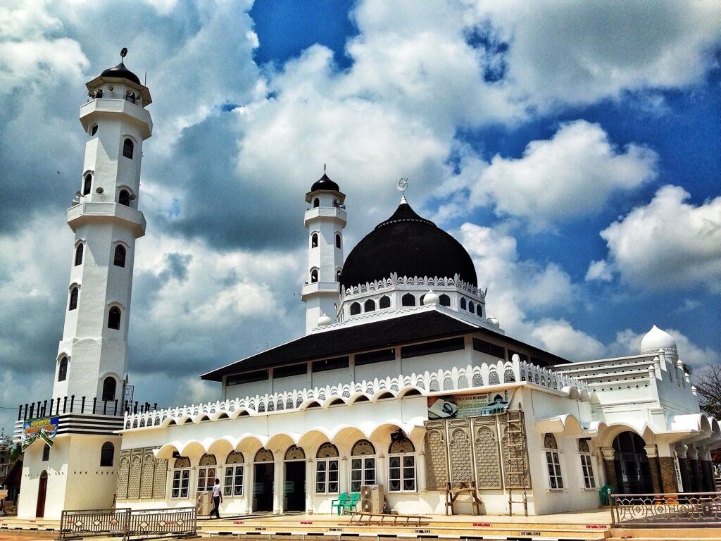 History and splendor of a handful of Rice Mosque